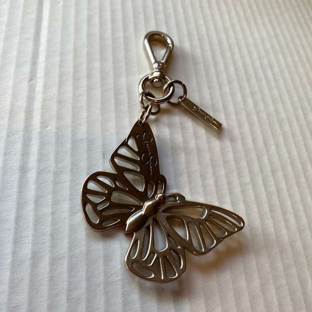 JESSCA SIMPSON Chic Silver Butterfly Key Holder🤍